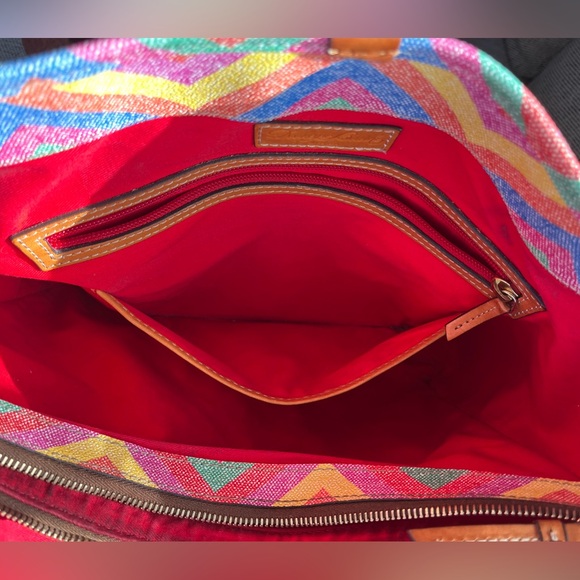 Dooney and Bourke tote bag - Picture 2 of 11